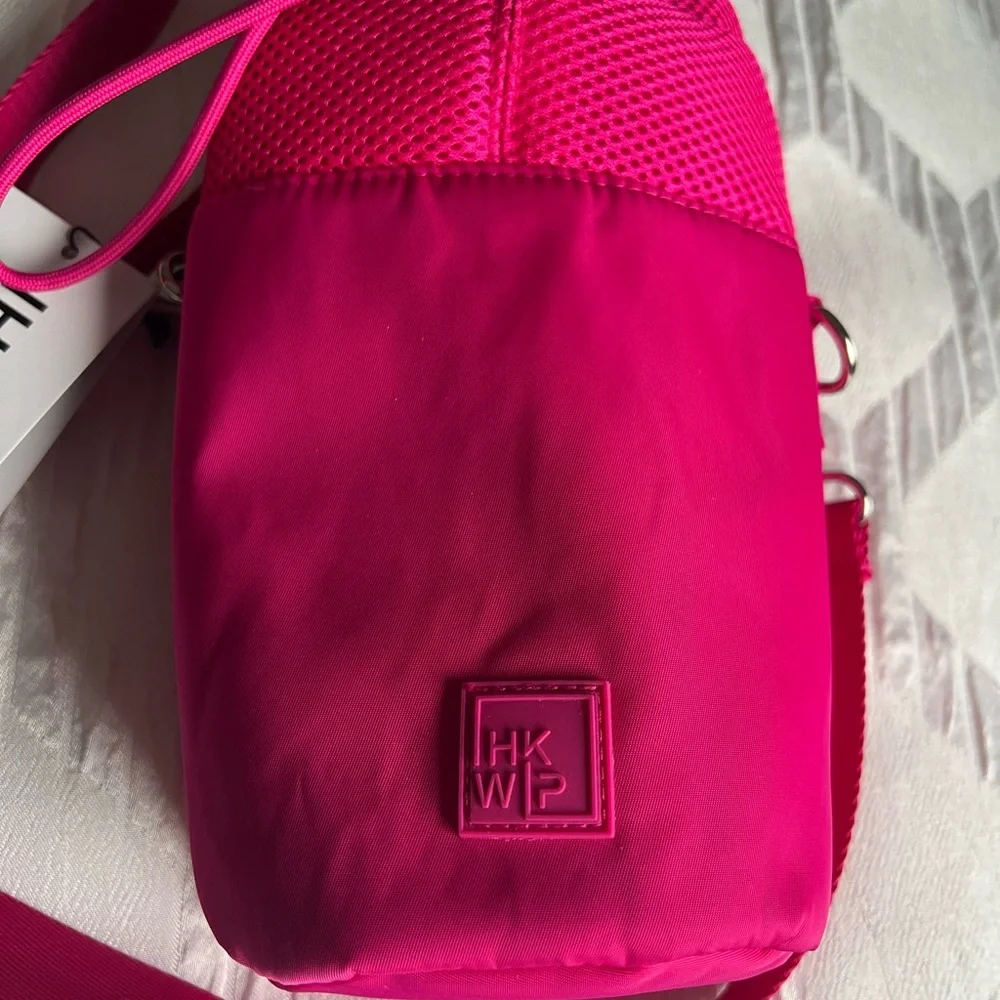 IHKWIP Take a Sip Insulated Water Bottle Caddy Crossbody -color: ruby berry. NWT - Picture 4 of 14
